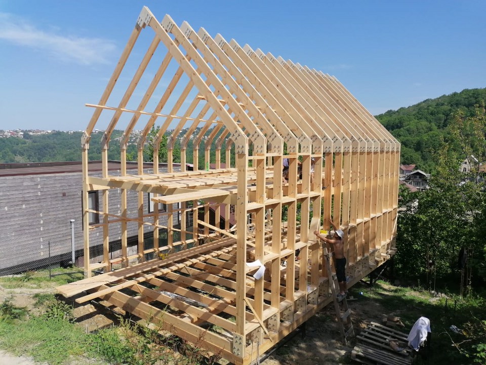 Barnhouse on FINHA V200 connectors