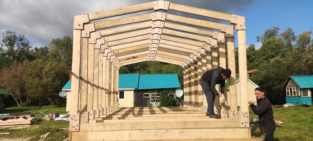 Assembling a house using FINHA W150L connectors