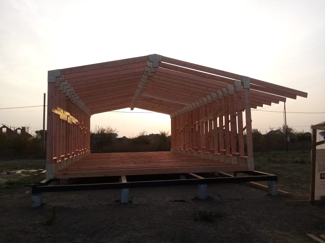 Extreme roof overhang