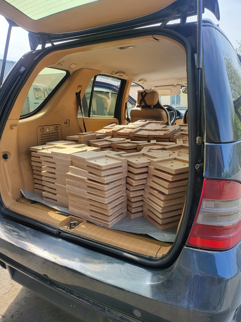 We deliver connectors as consolidated cargo